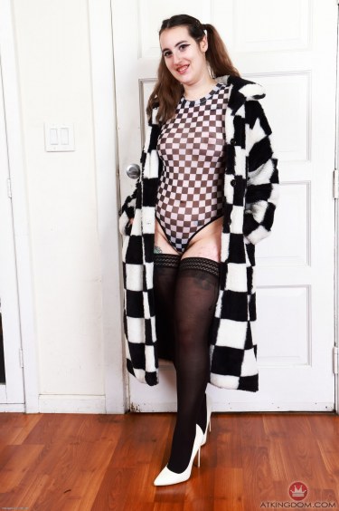 Hairy Brunette Gigi 1