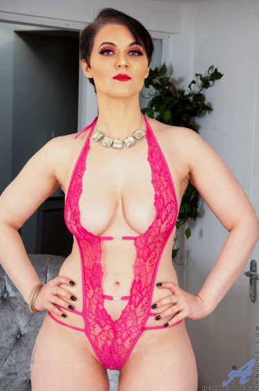 Fill This Pink Pussy Featuring Nikki Bee 5