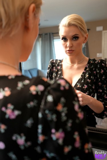 Helping My Stepmom Move On 1