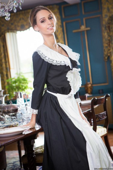 Sexy Maid Erica Fontes 1