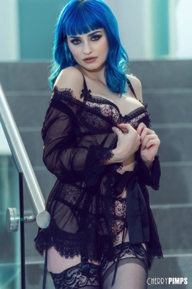 Jewelz Blu Masturbates On Stairs 3