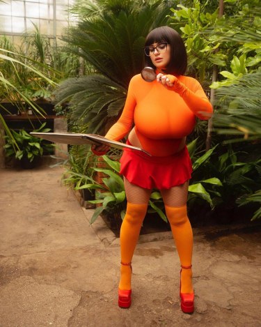 Demmy Blaze In Cosplay Velma 1