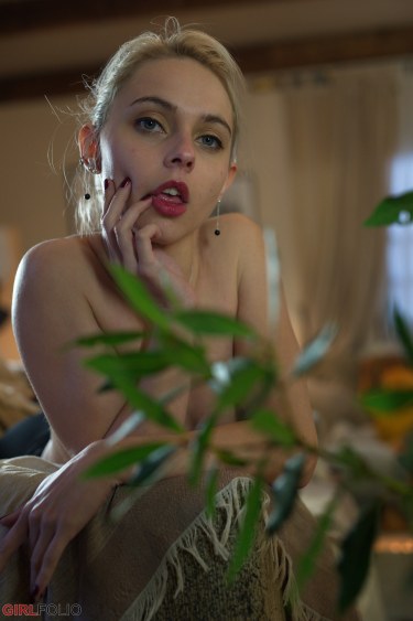 Chloe Toy In Looking Back 7