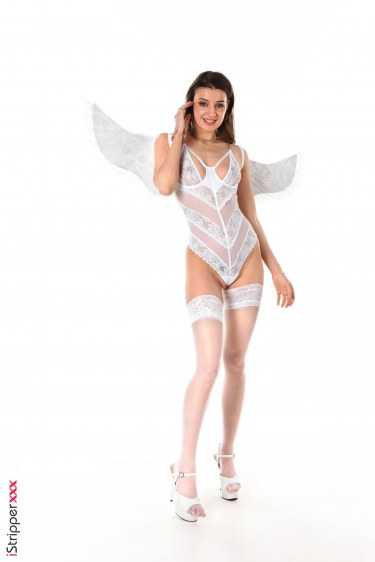 Melena Maria Rya In She Must Be An Angel 1