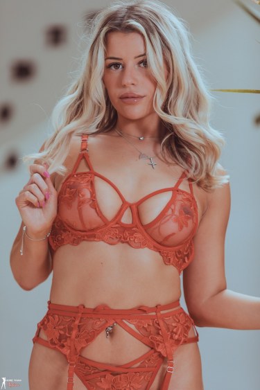 Amelia Z In Timeless Temptation 5