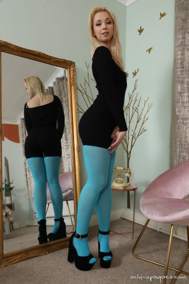 Lil Missy Uk In Black Mini Dress And Blue Stockings 2