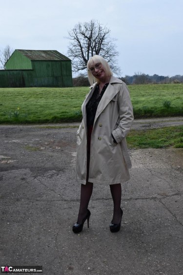 Barby Slut Farm Strip 1