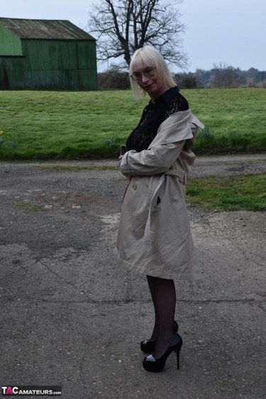 Barby Slut Farm Strip 2