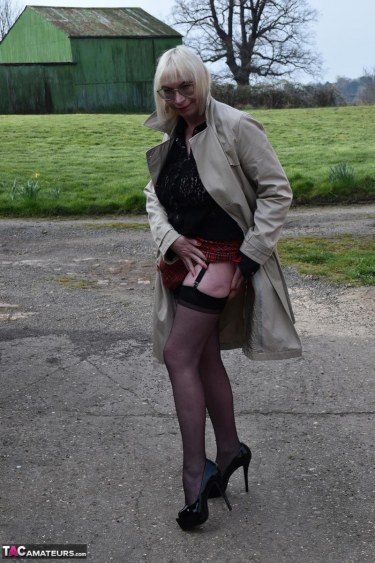 Barby Slut Farm Strip 3