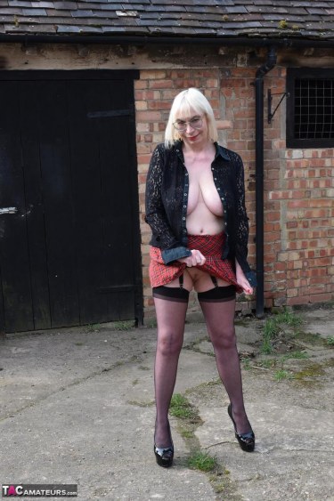 Barby Slut Farm Strip 8