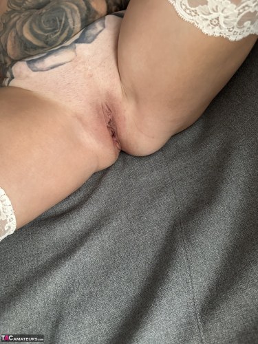 Inked Milf In Pink Set With Sexy White Stockings 16