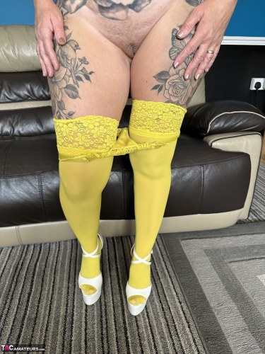 Inked Milf In Sexy Bright Yellow Lingerie 10