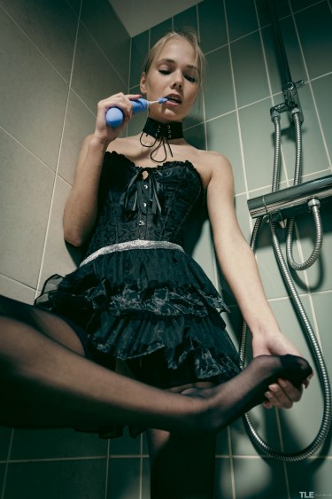 Luise In Toy Oil And Feet 5