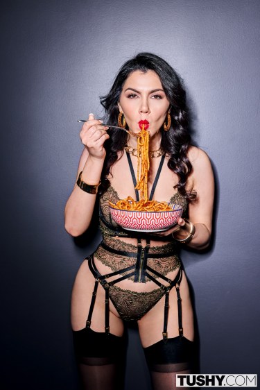 The Perfect Meal Starring Valentina Nappi 6