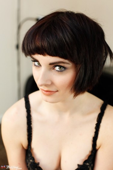 Portia Teases With Her Feet 4