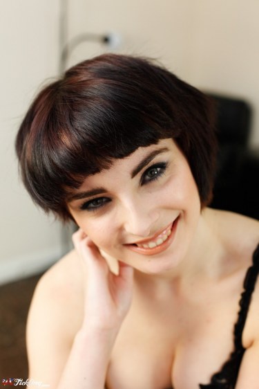 Portia Teases With Her Feet 5