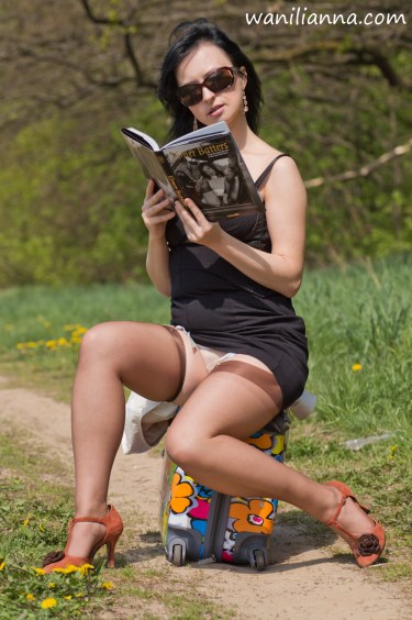 Wanilianna Teases Outdoors 9