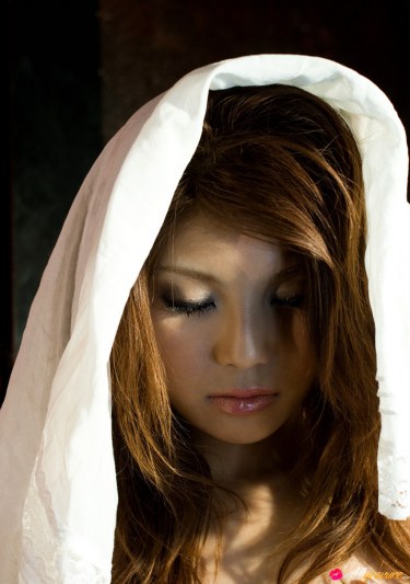 Azumi Harusaki In Corset 8