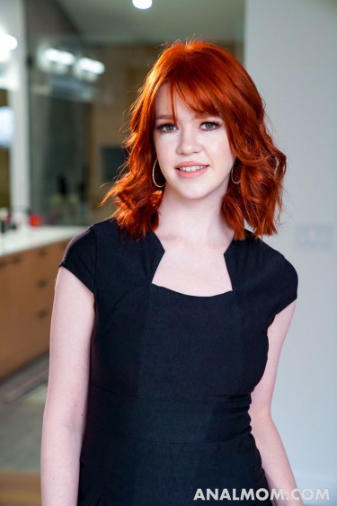 Ariel Darling Strips At Home 1