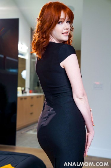 Ariel Darling Strips At Home 3