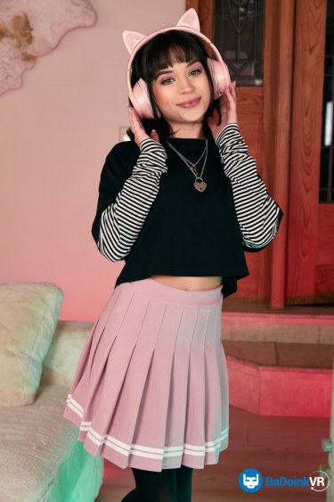 Aria Valencia In Nervous Twitch 1