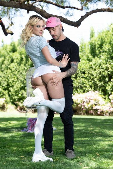 Lindsay Lakes In Hookup Hotshot E Girls 23 6