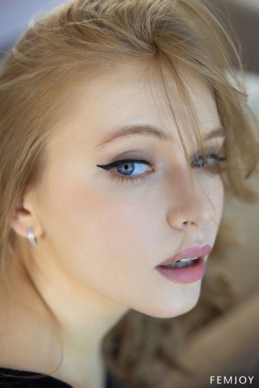 Sonya Elf In Sonias Debut 3