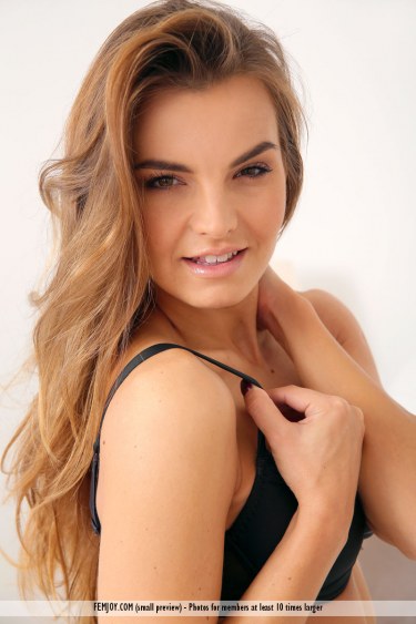 Suzie Carina In Black Lingerie 7