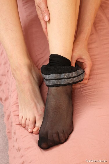 Chastity Teases With Her Feet 10