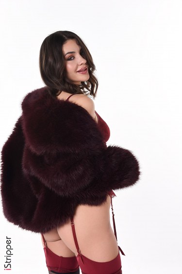 Esteria In Luxurious Seducing 1