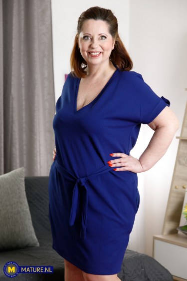 Curvy Big Butt Milf Klara 1