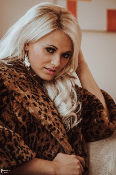 Emma Lou In Vintage Vibe 2