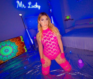 Cock Sucking Cutie Loves Creampie 1