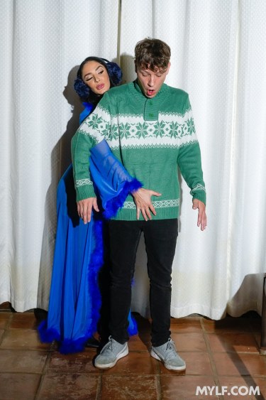 Sheena Ryder And Whitney Wright In Screwged Part 2 Plans For The Present 2