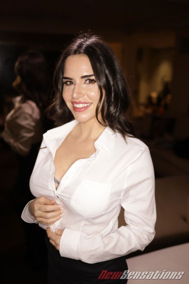 Suttin Sexy Striptease 2