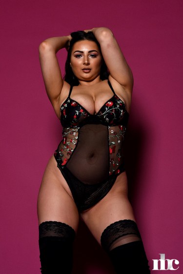 Foxy Lucina In Sexy Lingerie 1