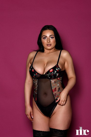 Foxy Lucina In Sexy Lingerie 3