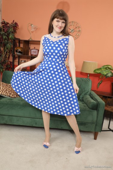 Dirty Demi Takes Off Her Blue Dress 1