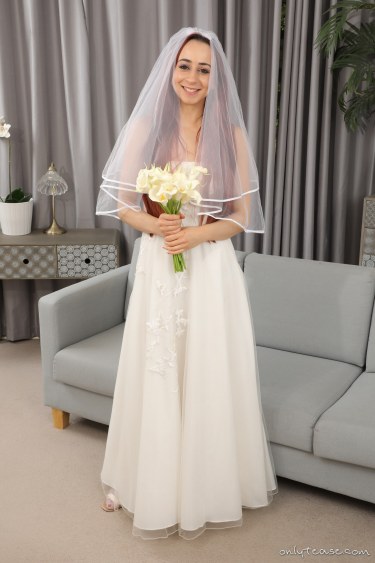 Tania Aresti As A Beautiful Bride 1