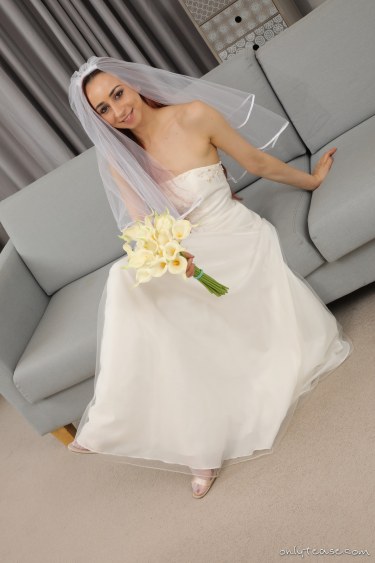 Tania Aresti As A Beautiful Bride 2