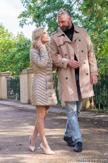 Candee Licious In Unfaithful Wife Enjoys Interracial Gangbang 9