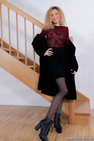 Isabella De Laa And Ria Sunn Enjoy In An Anal Threesome 11