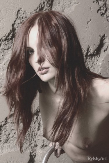 Alyssa Flames In Elustiq 13