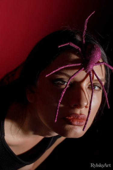 Fullmun Featuring Ariana Mun 4