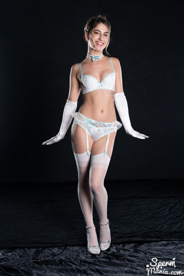 Kristen Scott Gets Tons Of Massive Cumshots In Her Pussy 1