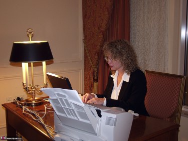 Bareback Secretary Fun With Ginger Klixen 1