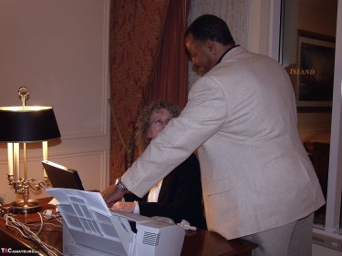 Bareback Secretary Fun With Ginger Klixen 2