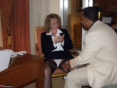 Bareback Secretary Fun With Ginger Klixen 3