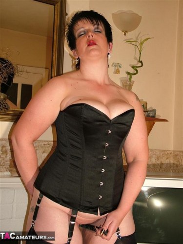 Double Dee In Corset Curves 10