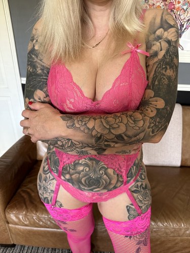 Getting Off In Pink Stockings And Heels With My Favourite Toy 2